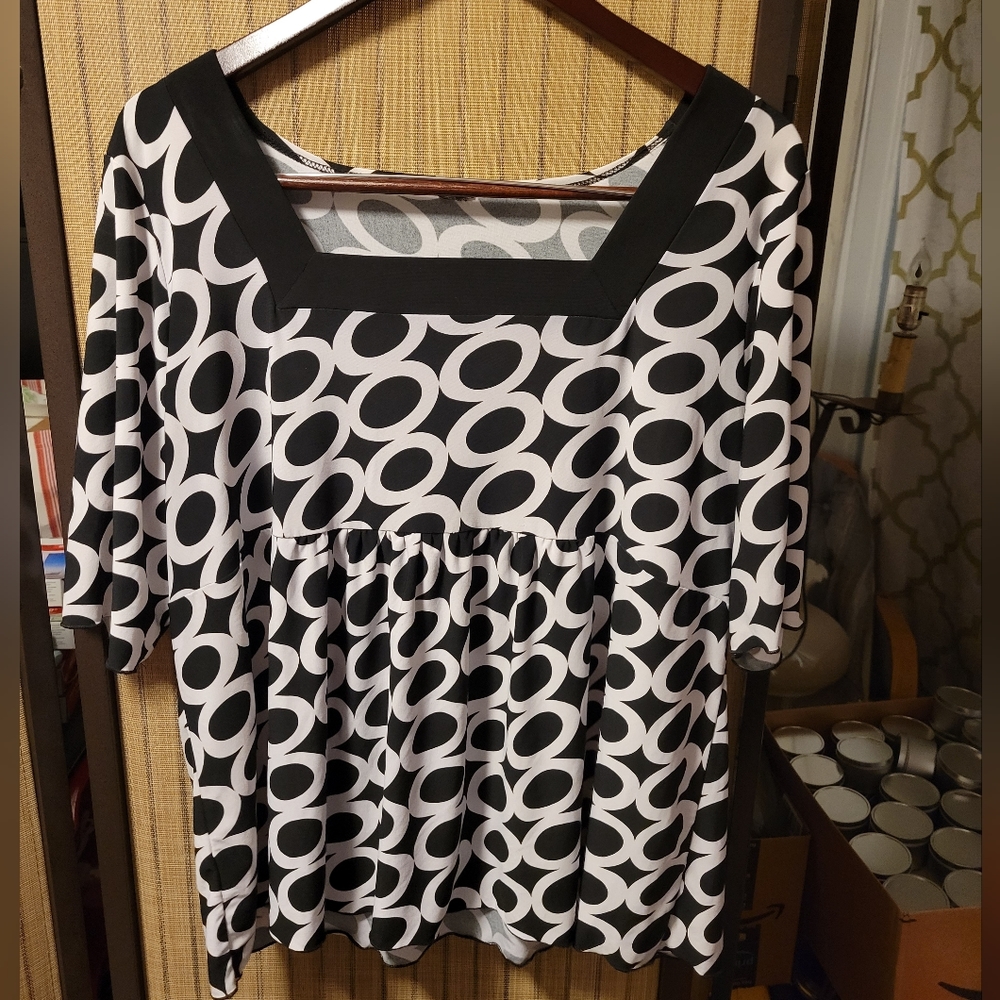 Dress Blouse•Short Sleeve